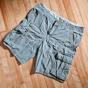 Old Navy Men's Olive Cargo Shorts 34